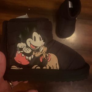 Black H&M Mickey Mouse snow boots
